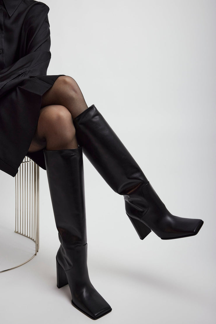 Square 90 black high boots