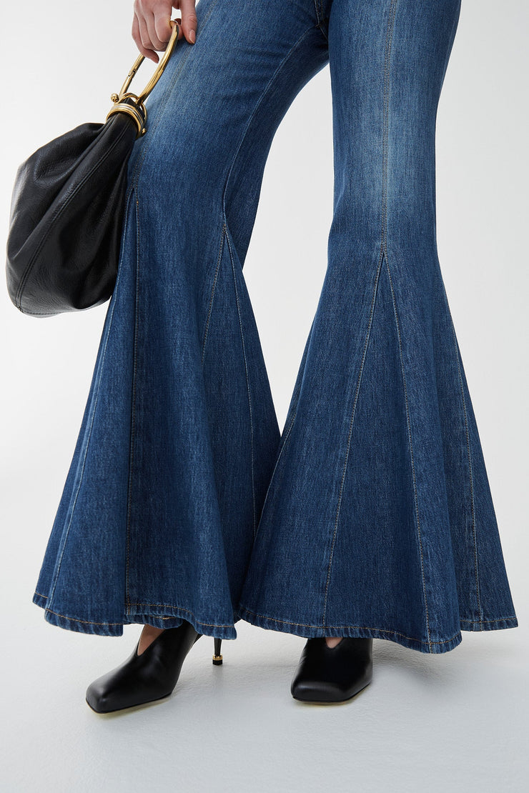 Fluid flare jeans