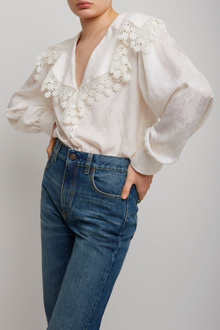 Maxi-collar white blouse