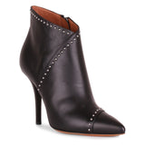 Elegant black leather ankle boot