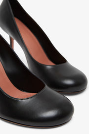 Iris 95 black leather pumps