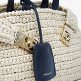 Hug mini crochet bag