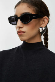 Oval 82 black sunglasses